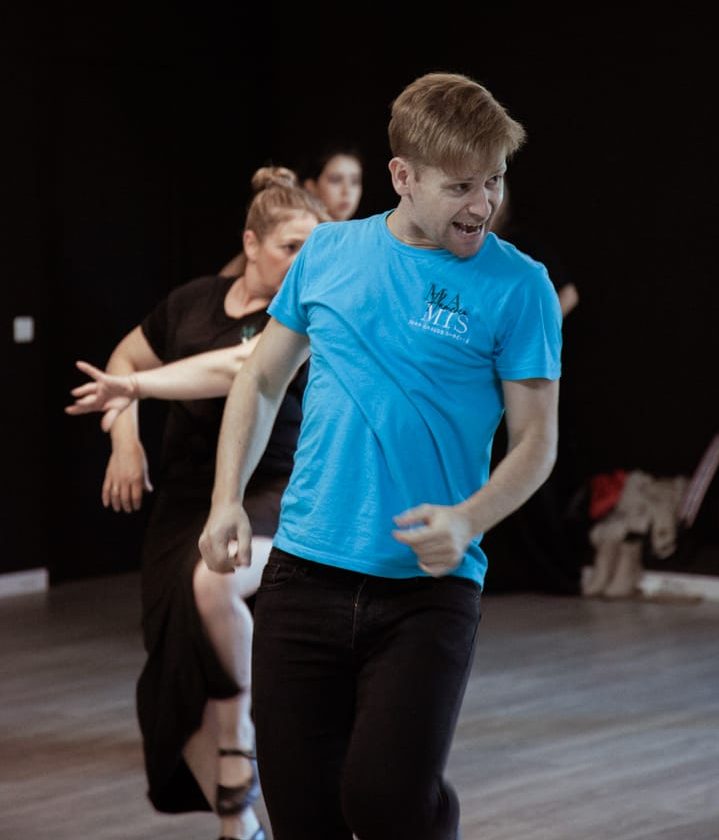 Juan Carlos Sánchez en una clase de Mamis Flamenco